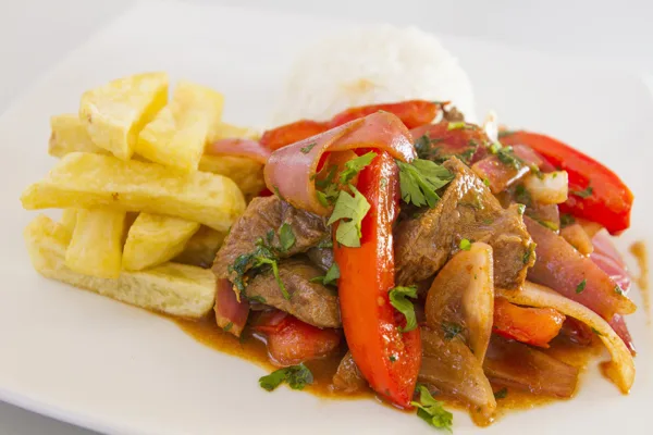 Lomo Saltado (Créditos: Renzo Tasso, PROMPERU)